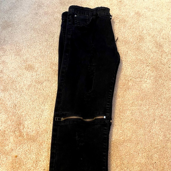 Men’s Qazel Vorrlon Ripped Black Skinny Jeans - Picture 4 of 8